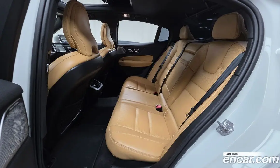 Volvo S60 2021 2.0 автомат (гидро), фото 18 Volvo S60 2021 2.0 автомат (гидро), фото 18