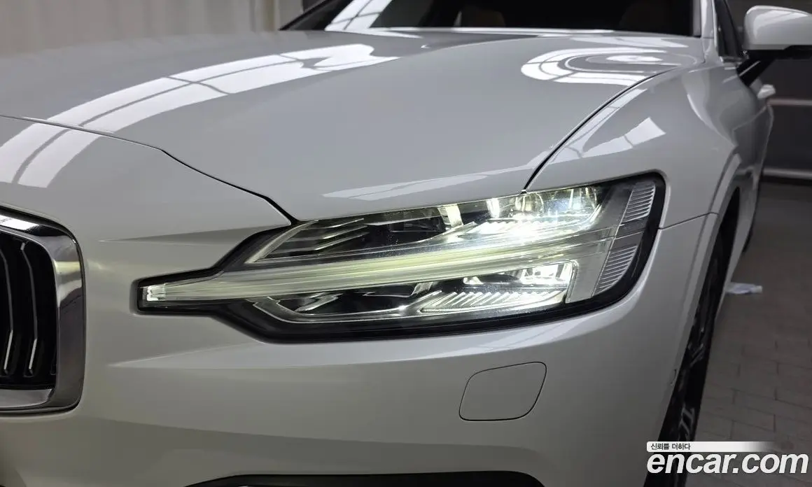 Volvo S60 2021 2.0 автомат (гидро), фото 8 Volvo S60 2021 2.0 автомат (гидро), фото 8