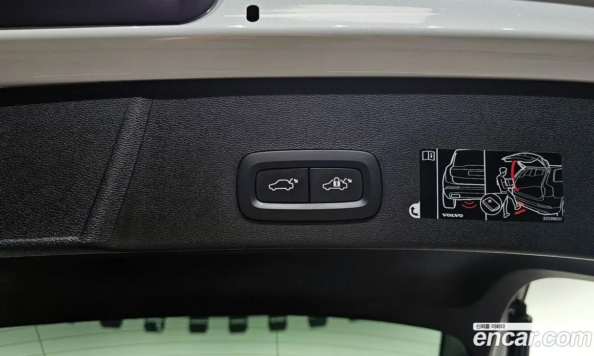 Volvo XC40 2019 2.0 автомат (гидро), фото 16