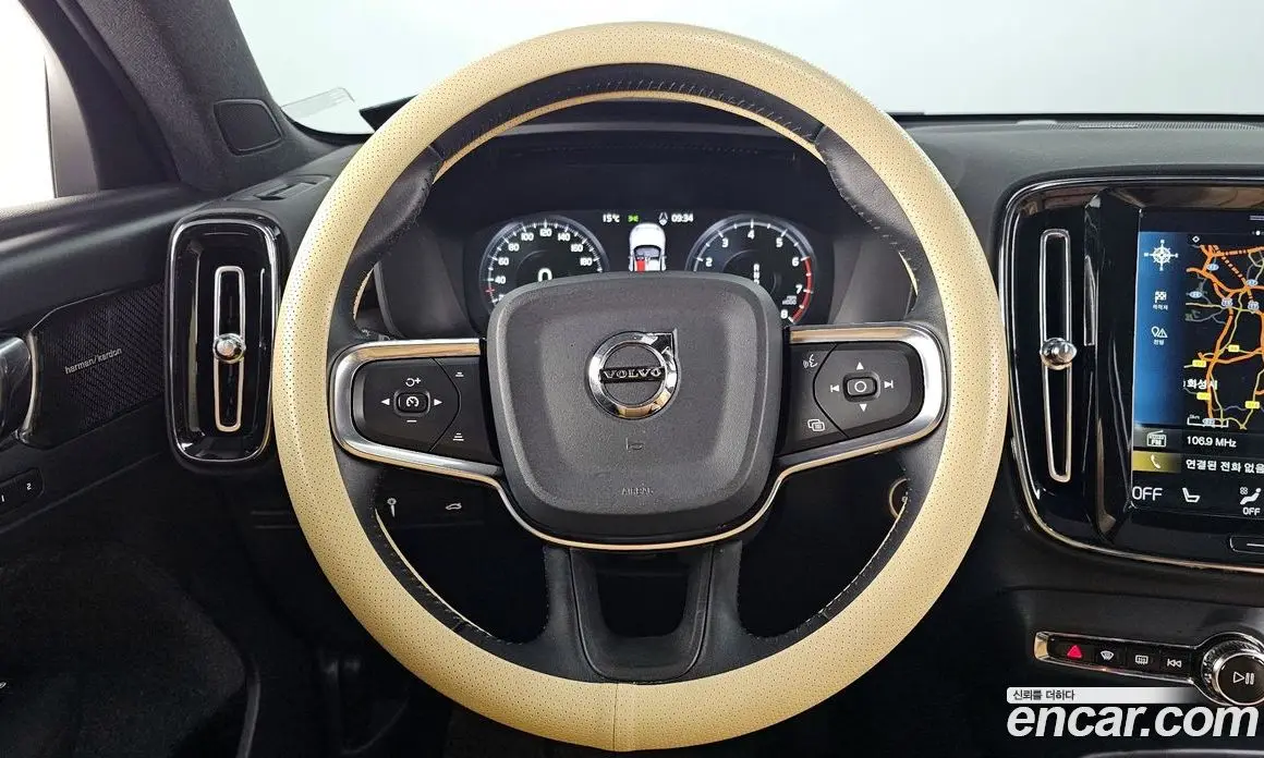 Volvo XC40 2019 2.0 автомат (гидро), фото 19