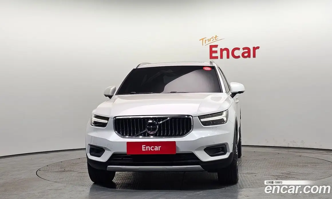 Volvo XC40 2019 2.0 автомат (гидро), фото 3