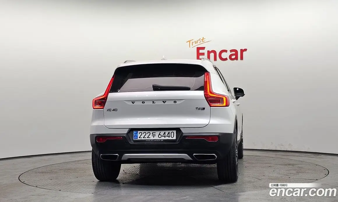 Volvo XC40 2019 2.0 автомат (гидро), фото 4