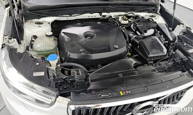 Volvo XC40 2019 2.0 автомат (гидро), миниатюра 6
