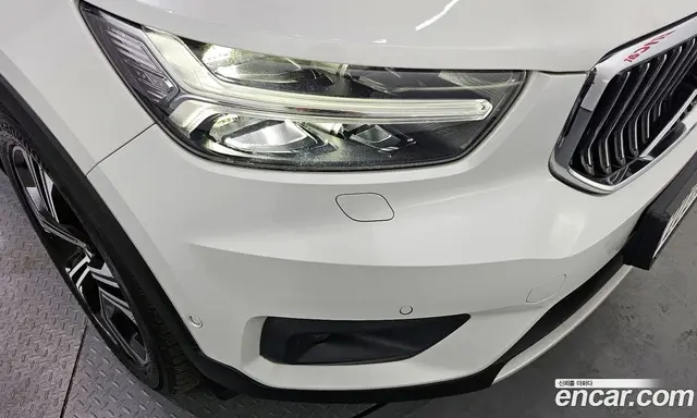 Volvo XC40 2019 2.0 автомат (гидро), миниатюра 8