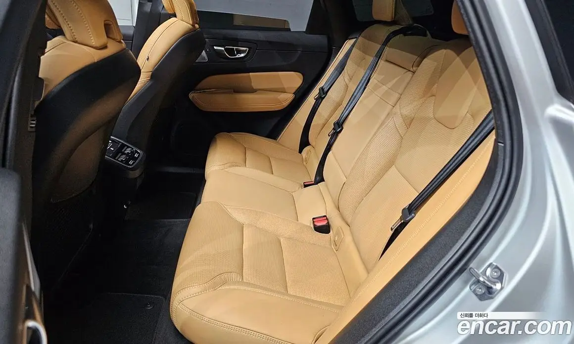 Volvo XC60 2020 2.0 автомат (гидро), фото 18