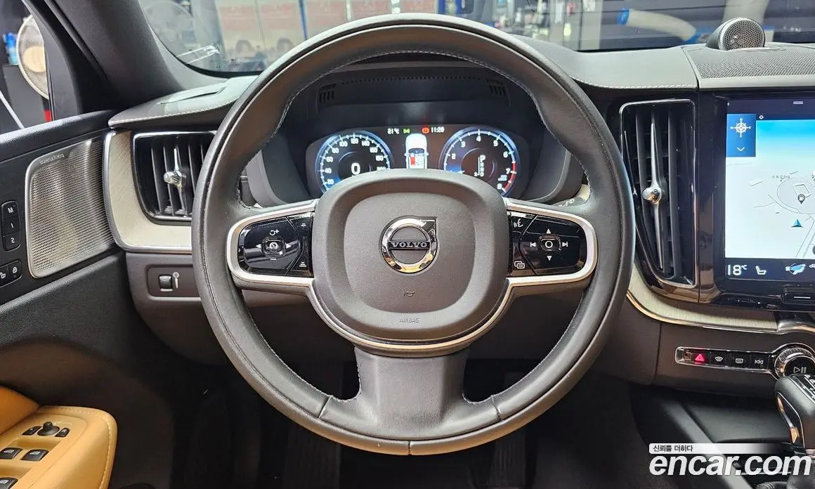 Volvo XC60 2020 2.0 автомат (гидро), фото 19