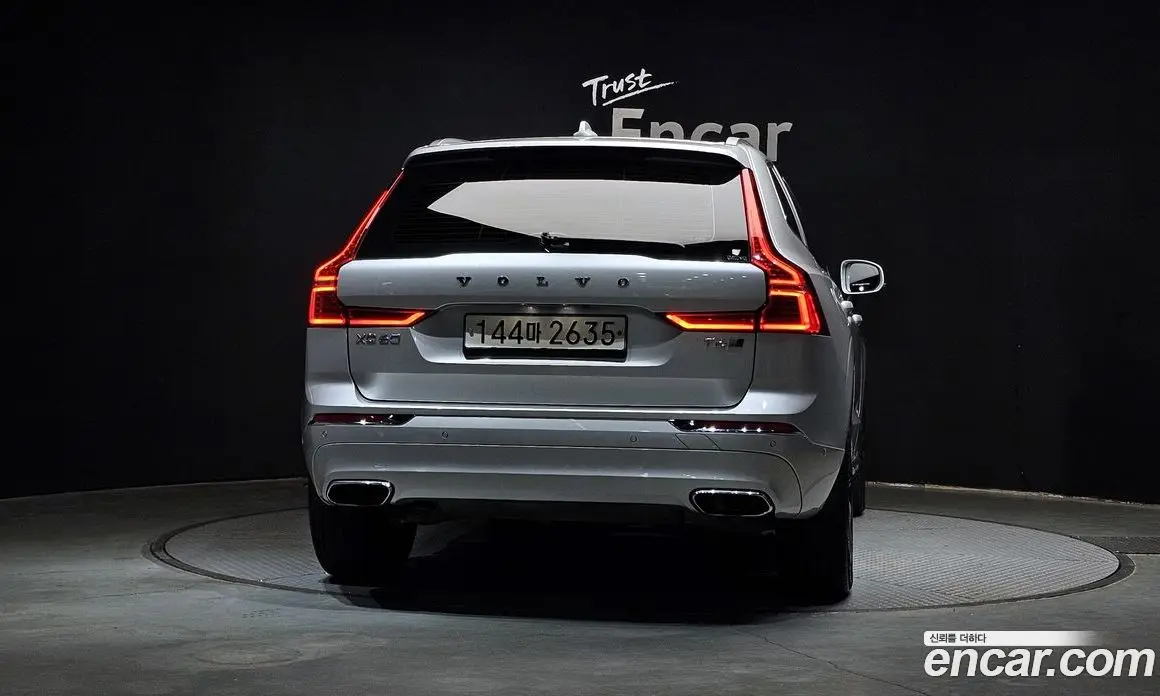 Volvo XC60 2020 2.0 автомат (гидро), фото 4