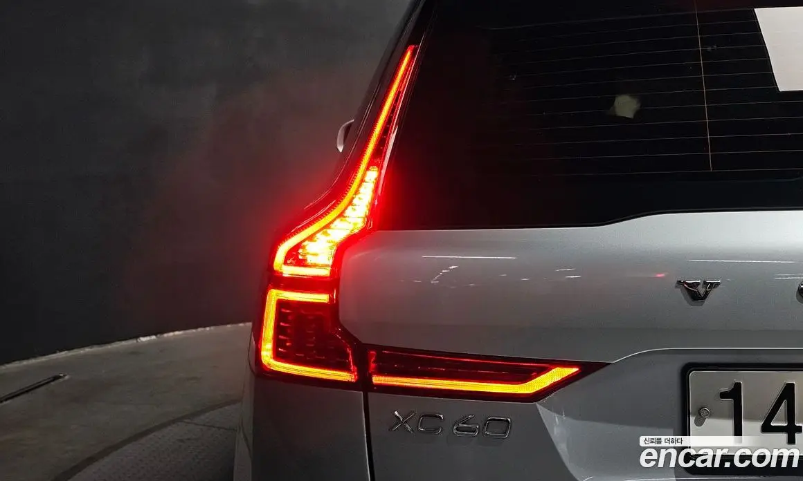 Volvo XC60 2020 2.0 автомат (гидро), фото 9