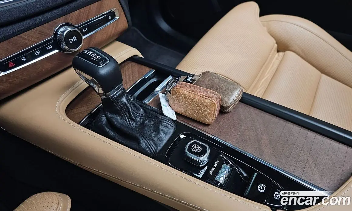 Volvo XC90 2018 2.0 автомат (гидро), фото 12 Volvo XC90 2018 2.0 автомат (гидро), фото 12