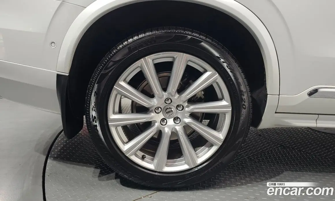 Volvo XC90 2018 2.0 автомат (гидро), фото 5 Volvo XC90 2018 2.0 автомат (гидро), фото 5