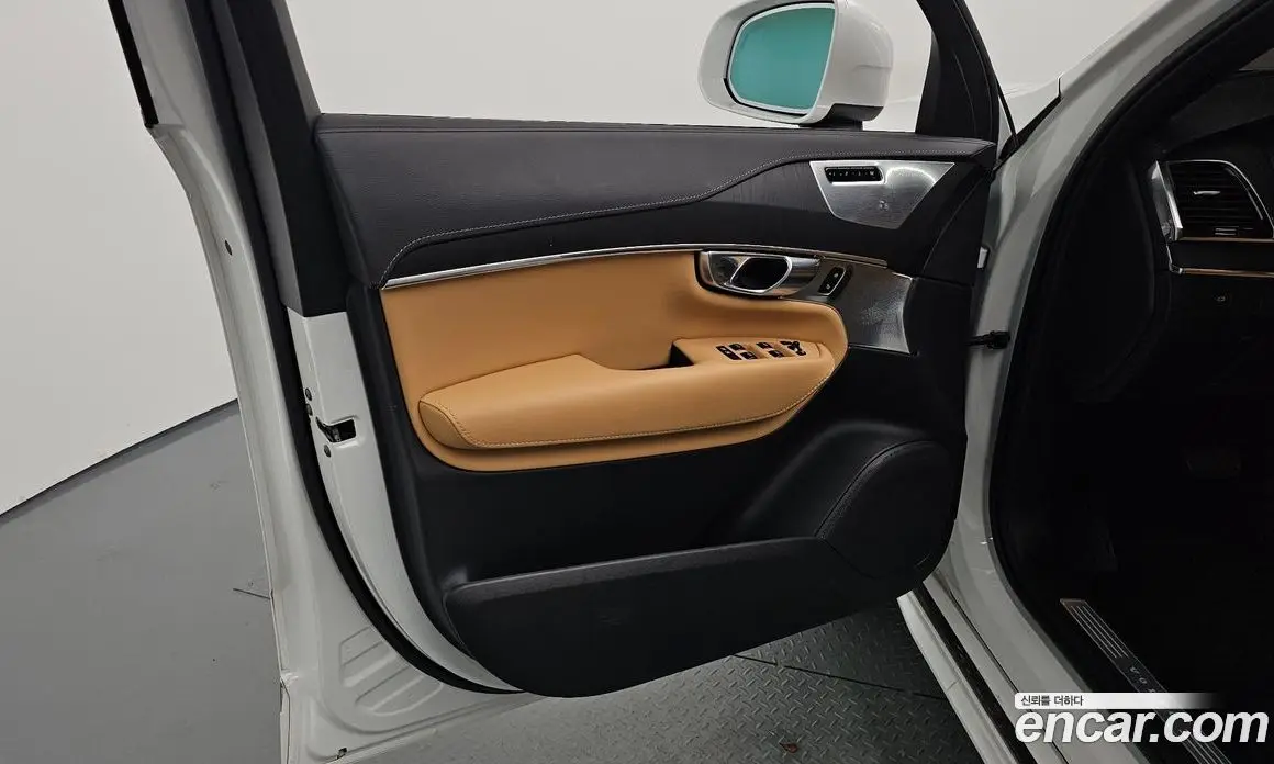 Volvo XC90 2023 2.0 автомат (гидро), фото 13