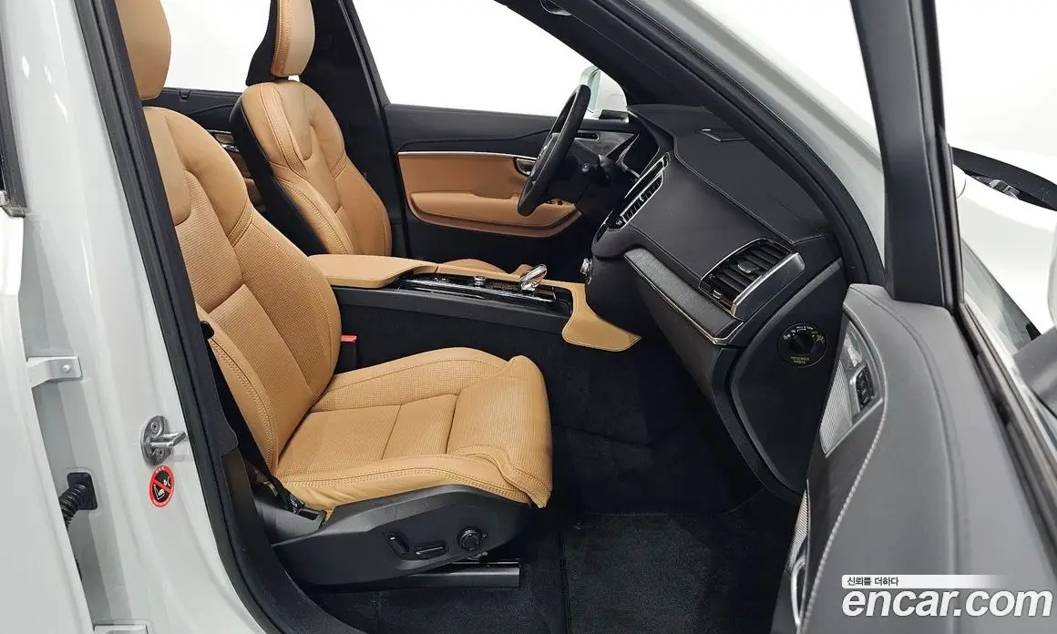 Volvo XC90 2023 2.0 автомат (гидро), фото 15