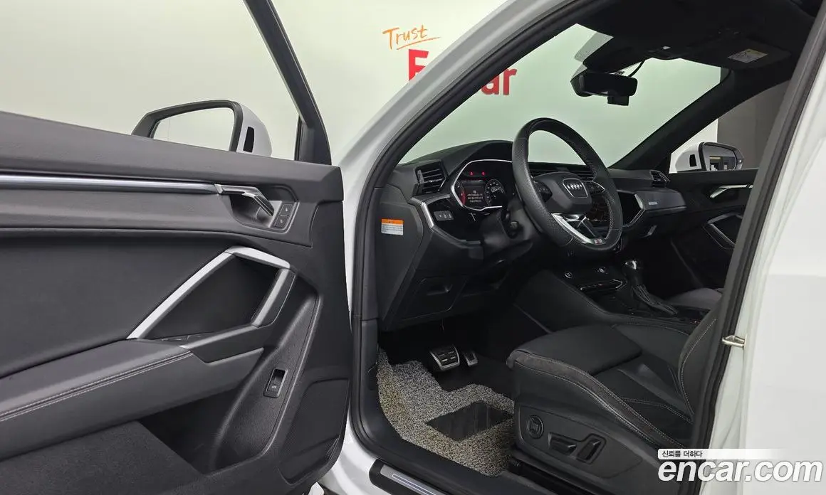 Audi Q3 2023 2.0 автомат (гидро), фото 16