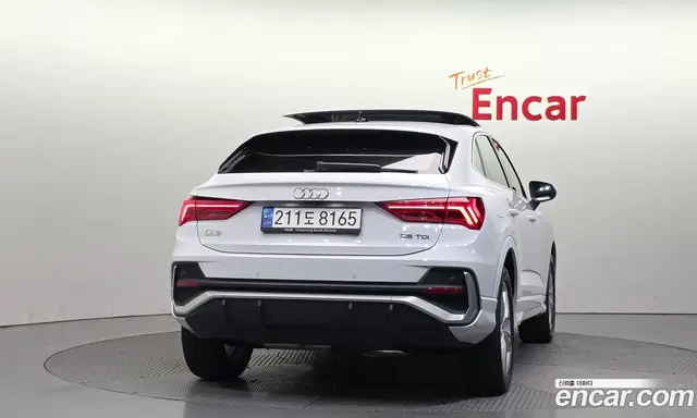 Audi Q3 2023 2.0 автомат (гидро), миниатюра 4