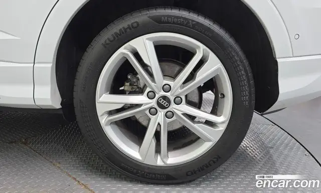 Audi Q3 2023 2.0 автомат (гидро), миниатюра 7
