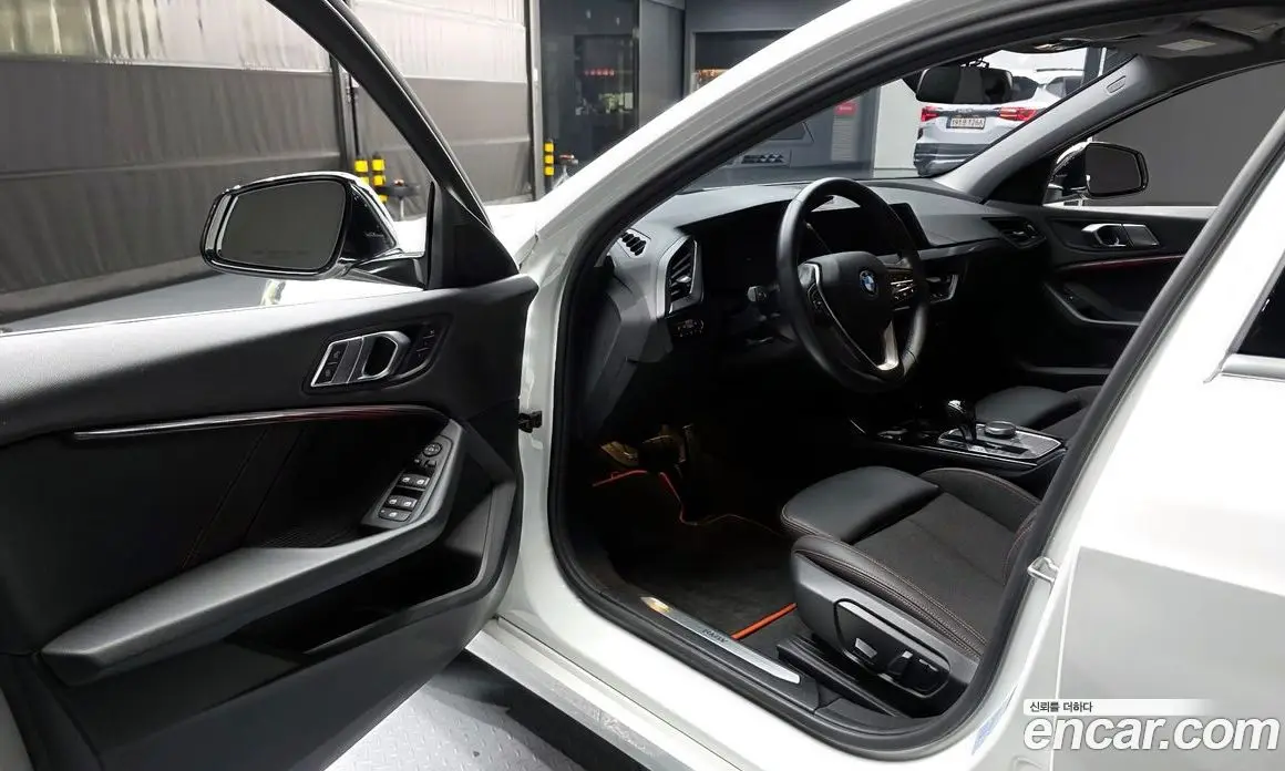 BMW 1 серия 2020 2.0 автомат (гидро), фото 13