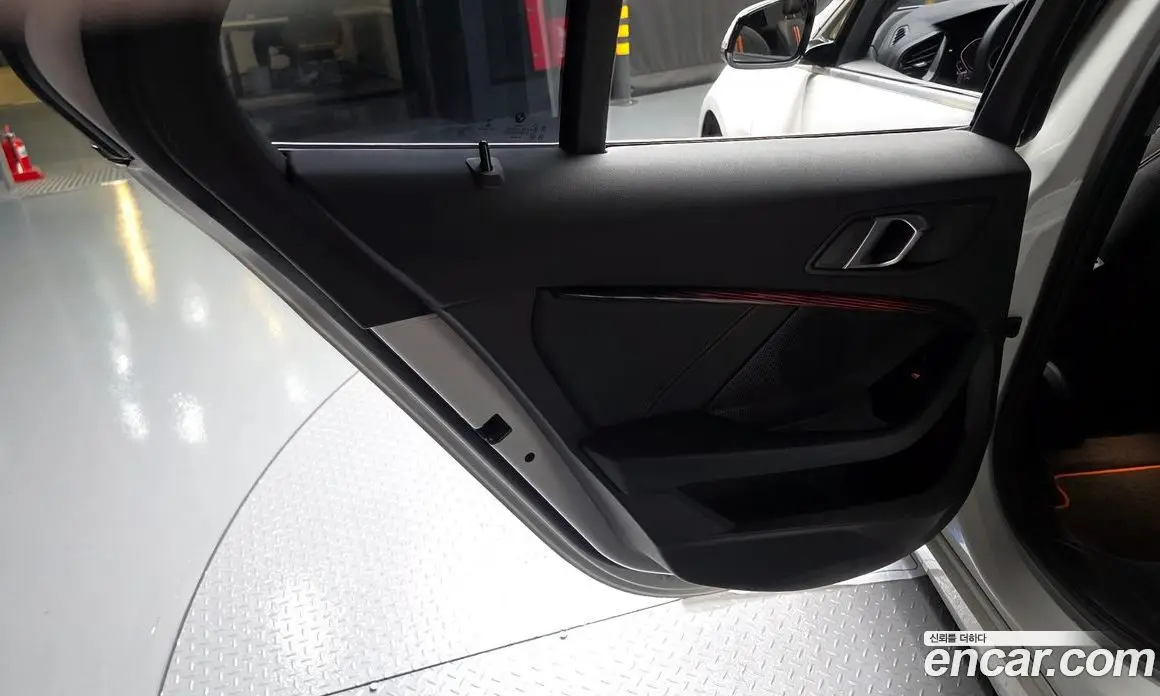 BMW 1 серия 2020 2.0 автомат (гидро), фото 15
