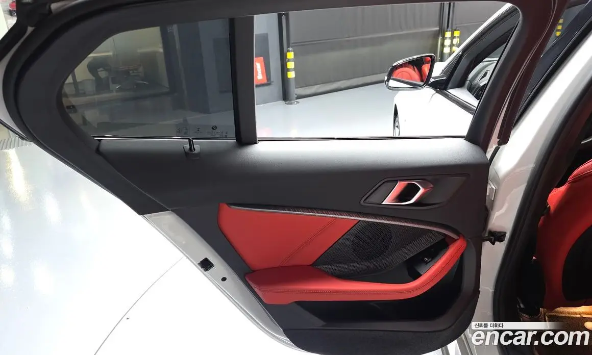BMW 1 серия 2022 2.0 автомат (гидро), фото 15