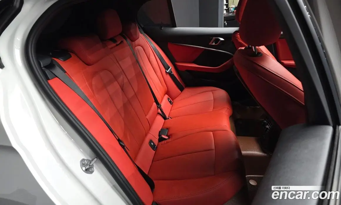 BMW 1 серия 2022 2.0 автомат (гидро), фото 18