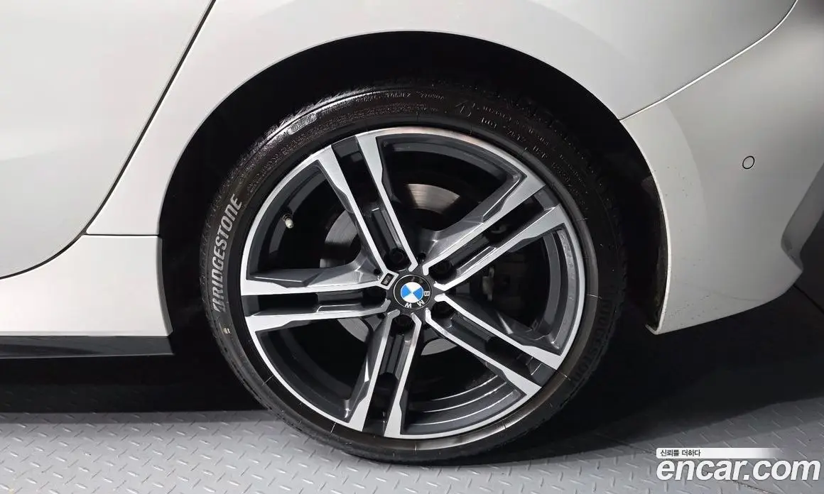 BMW 1 серия 2022 2.0 автомат (гидро), фото 7