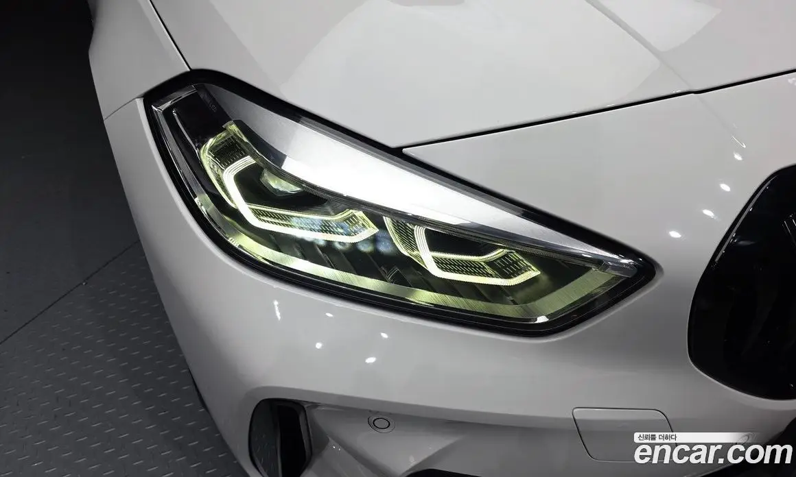 BMW 1 серия 2022 2.0 автомат (гидро), фото 8