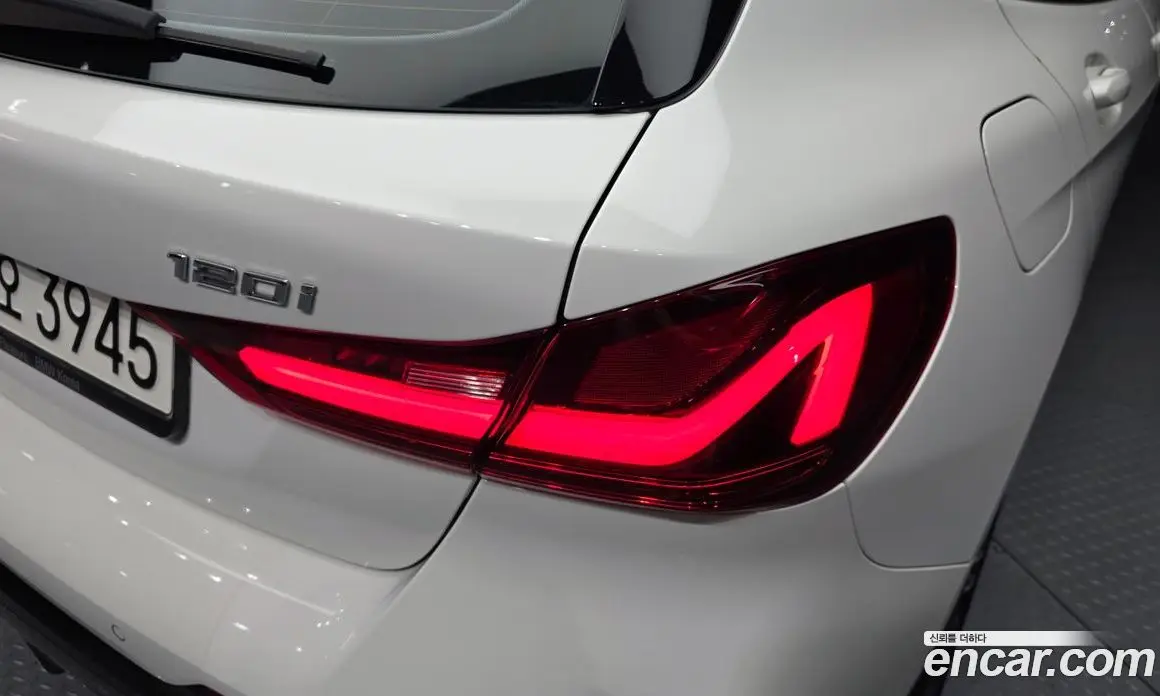 BMW 1 серия 2022 2.0 автомат (гидро), фото 9