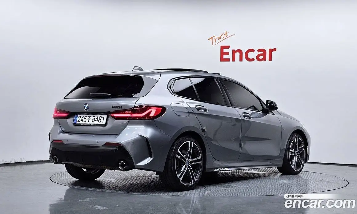 BMW 1 серия 2023 2.0 автомат (гидро), фото 2 BMW 1 серия 2023 2.0 автомат (гидро), фото 2