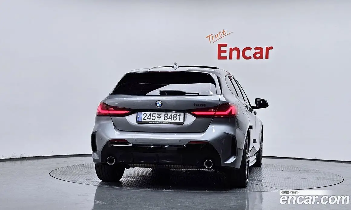 BMW 1 серия 2023 2.0 автомат (гидро), фото 4 BMW 1 серия 2023 2.0 автомат (гидро), фото 4