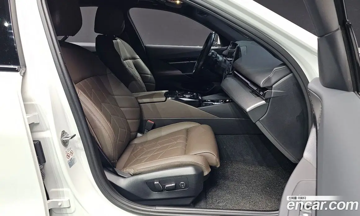 BMW 5 серия 2024 2.0 автомат (гидро), фото 16