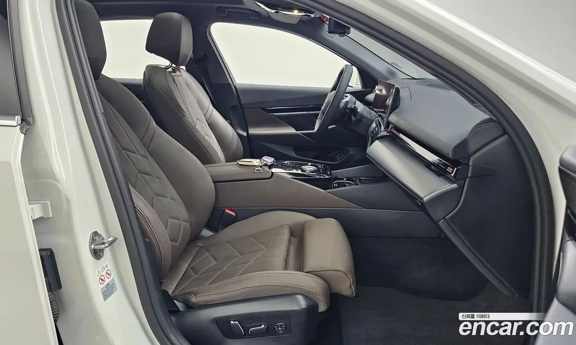 BMW 5 серия 2024 2.0 автомат (гидро), фото 17