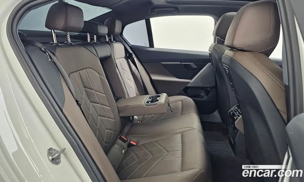 BMW 5 серия 2024 2.0 автомат (гидро), фото 18