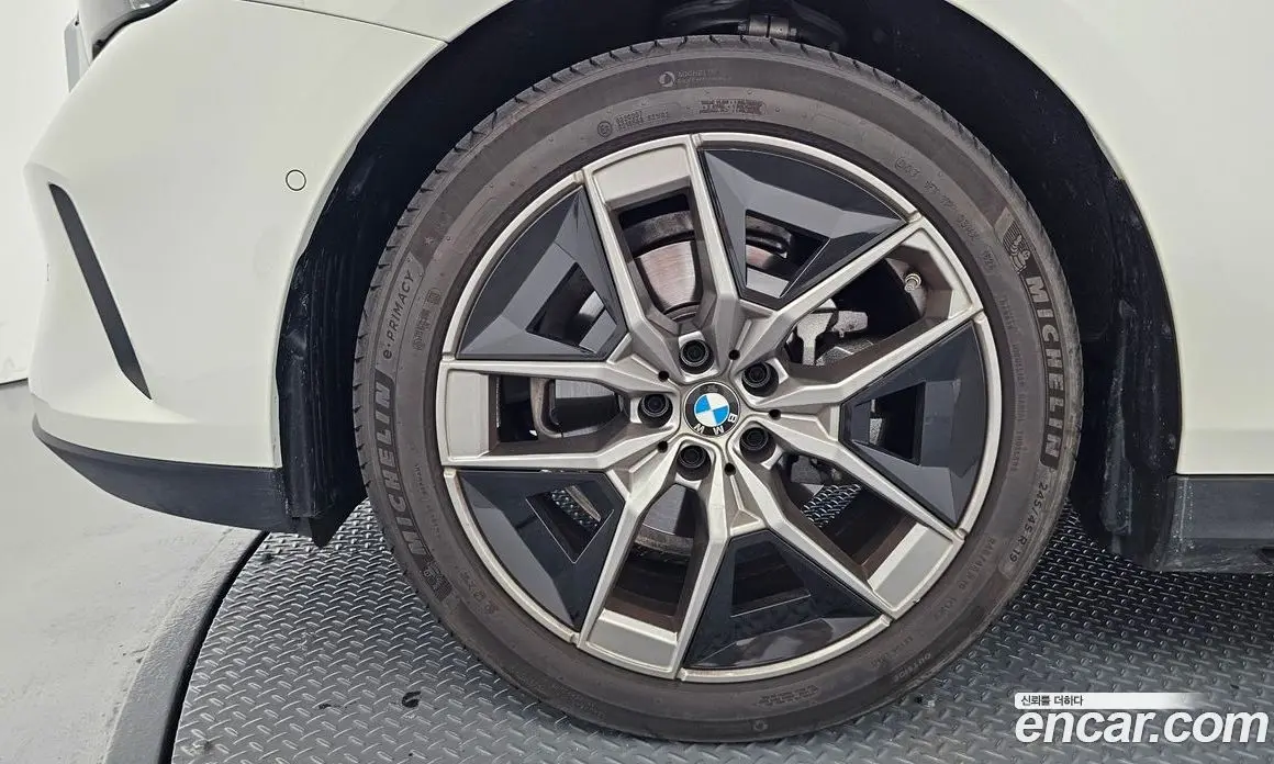 BMW 5 серия 2024 2.0 автомат (гидро), фото 5
