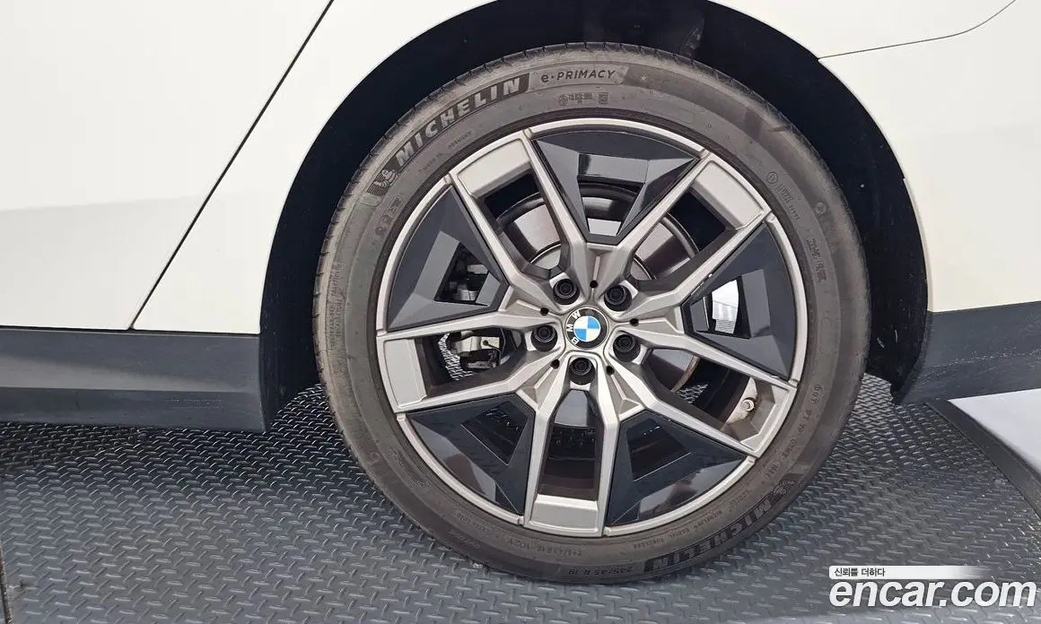 BMW 5 серия 2024 2.0 автомат (гидро), фото 7