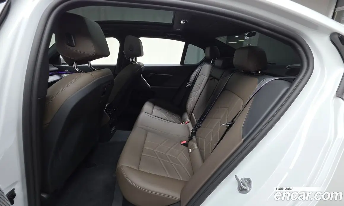 BMW 5 серия 2025 2.0 автомат (гидро), фото 18 BMW 5 серия 2025 2.0 автомат (гидро), фото 18