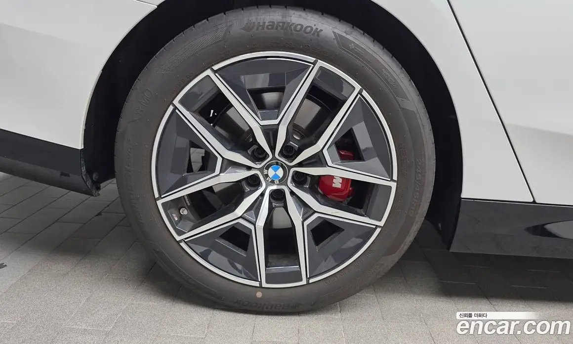 BMW 5 серия 2025 2.0 автомат (гидро), фото 5 BMW 5 серия 2025 2.0 автомат (гидро), фото 5