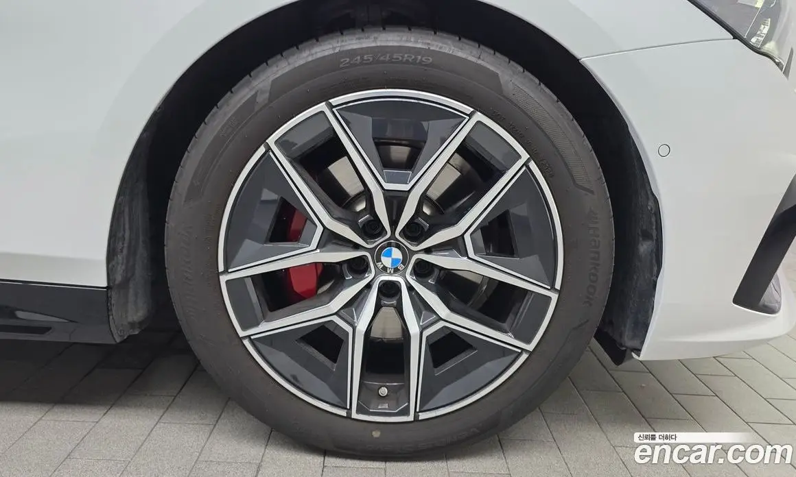 BMW 5 серия 2025 2.0 автомат (гидро), фото 7 BMW 5 серия 2025 2.0 автомат (гидро), фото 7