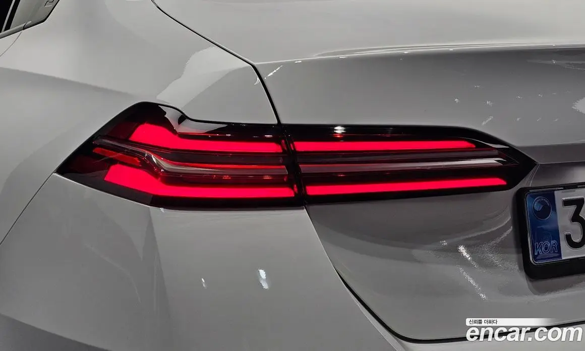BMW 5 серия 2025 2.0 автомат (гидро), фото 8