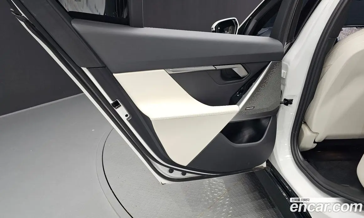 BMW 5 серия 2025 2.0 автомат (гидро), фото 15