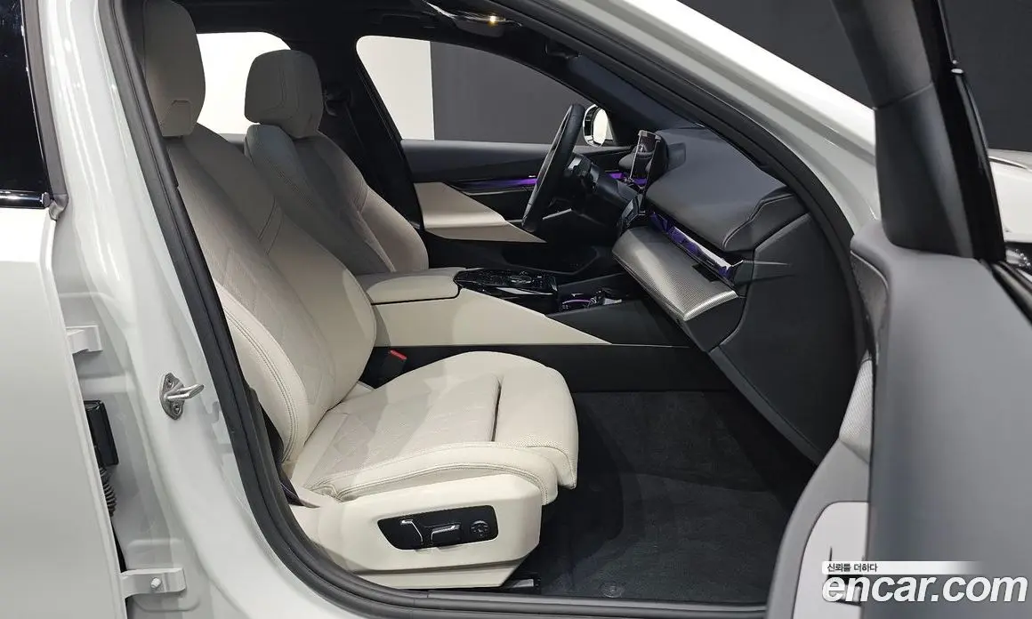 BMW 5 серия 2025 2.0 автомат (гидро), фото 16