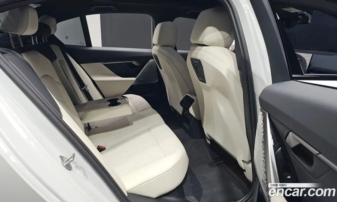BMW 5 серия 2025 2.0 автомат (гидро), фото 17