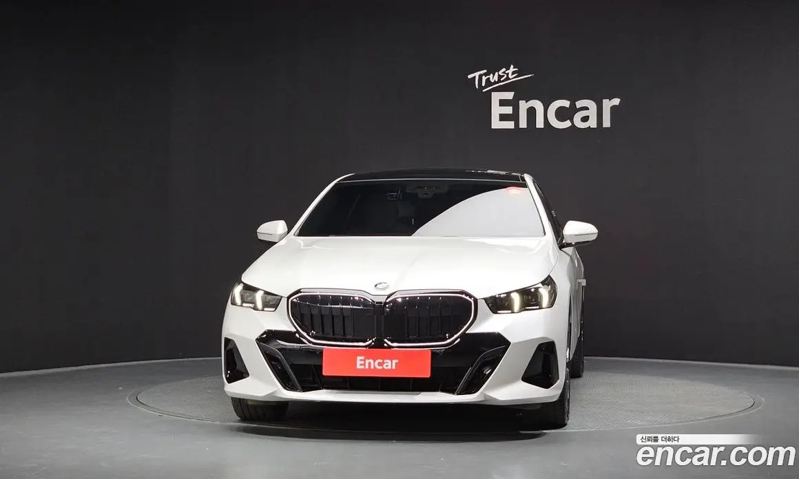 BMW 5 серия 2025 2.0 автомат (гидро), фото 3