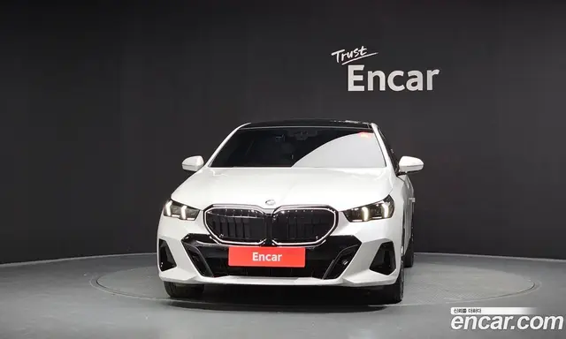 BMW 5 серия 2025 2.0 автомат (гидро), миниатюра 3