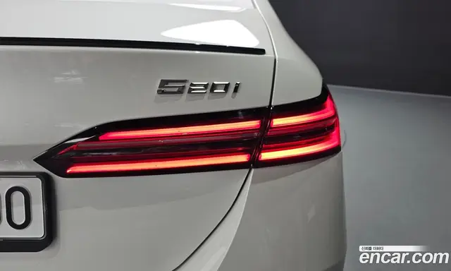 BMW 5 серия 2025 2.0 автомат (гидро), миниатюра 9