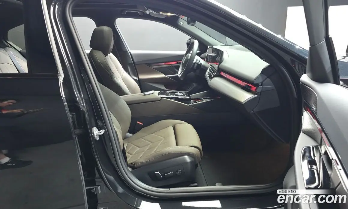 BMW 5 серия 2025 2.0 автомат (гидро), фото 16 BMW 5 серия 2025 2.0 автомат (гидро), фото 16