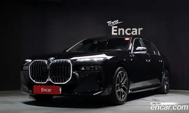 BMW 7 серия, 2025, 4 174 км