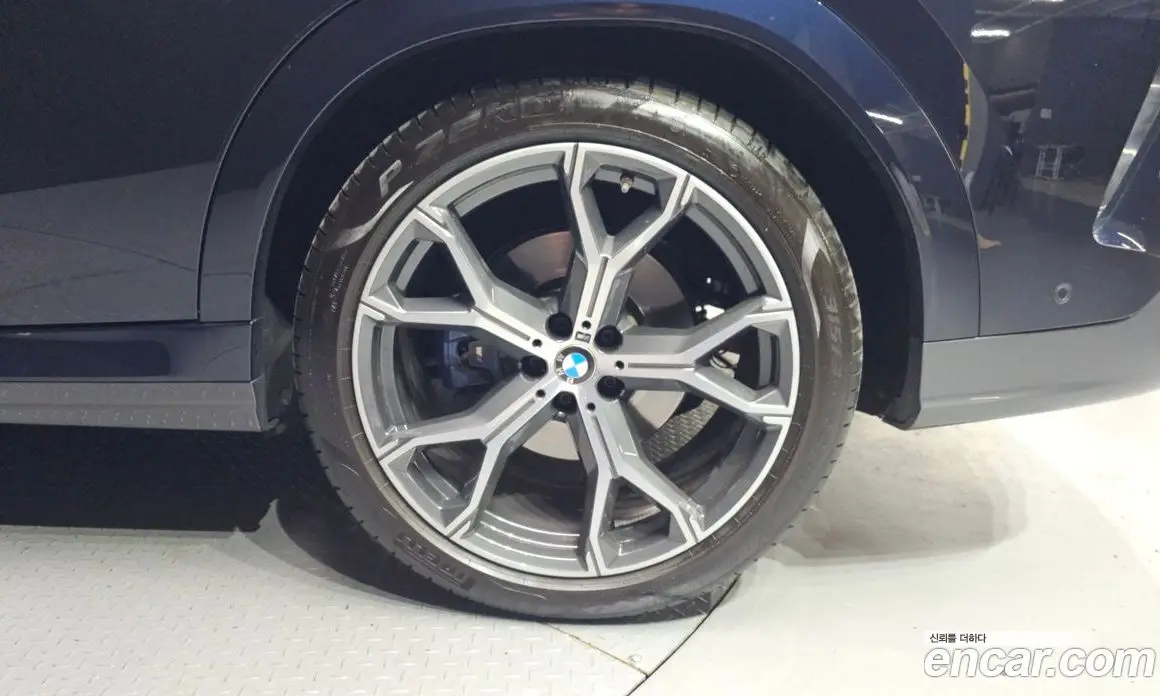 BMW X6 2023 3.0 автомат (гидро), фото 7