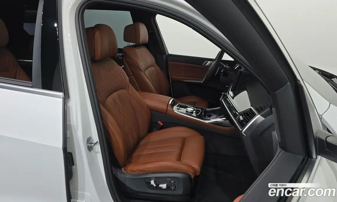 BMW X7 2025 3.0 автомат (гидро), фото 16