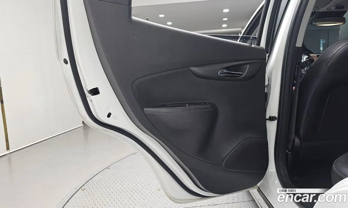 Chevrolet Spark 2016 1.0 автомат (гидро), фото 15