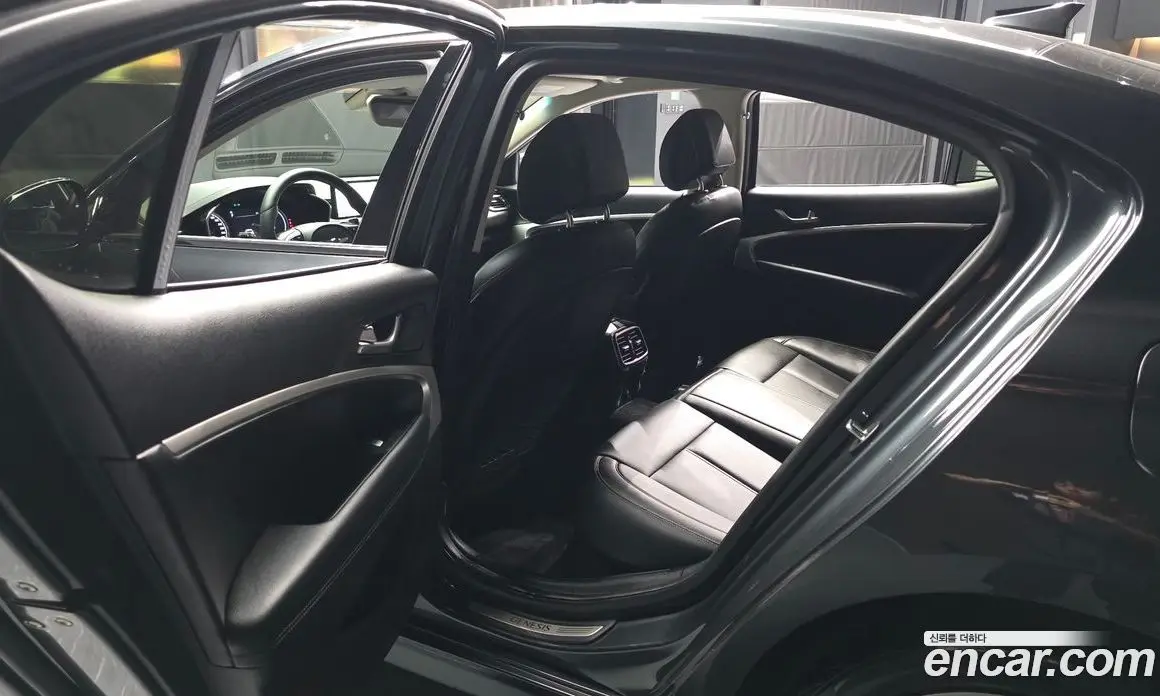 Genesis G70 2021 2.0 автомат (гидро), фото 16 Genesis G70 2021 2.0 автомат (гидро), фото 16