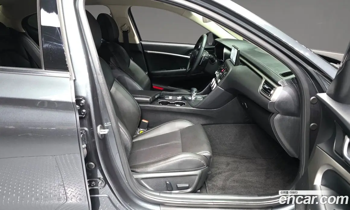 Genesis G70 2021 2.0 автомат (гидро), фото 17 Genesis G70 2021 2.0 автомат (гидро), фото 17